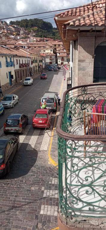 לינה וארוחת בוקר קוסקו Qosqollay Plaza De Armas מראה חיצוני תמונה